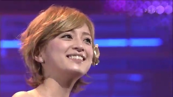 Ayumi hamasaki - Vogue (2000.12.02 Digital Dream Live).mp4_000038463.jpg